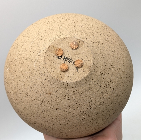 Native Southwestern Tan Brown Clay Earthenware Vessel - Picture 8 of 9